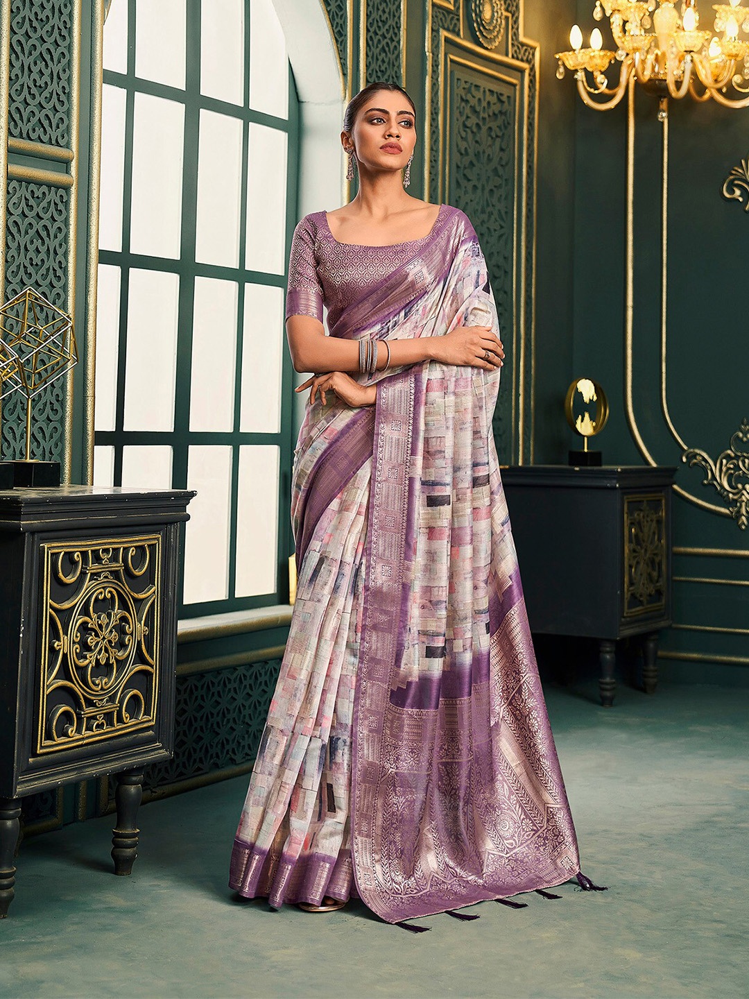 

elora Printed Pure Cotton Saree With Blouse Piece, Purple