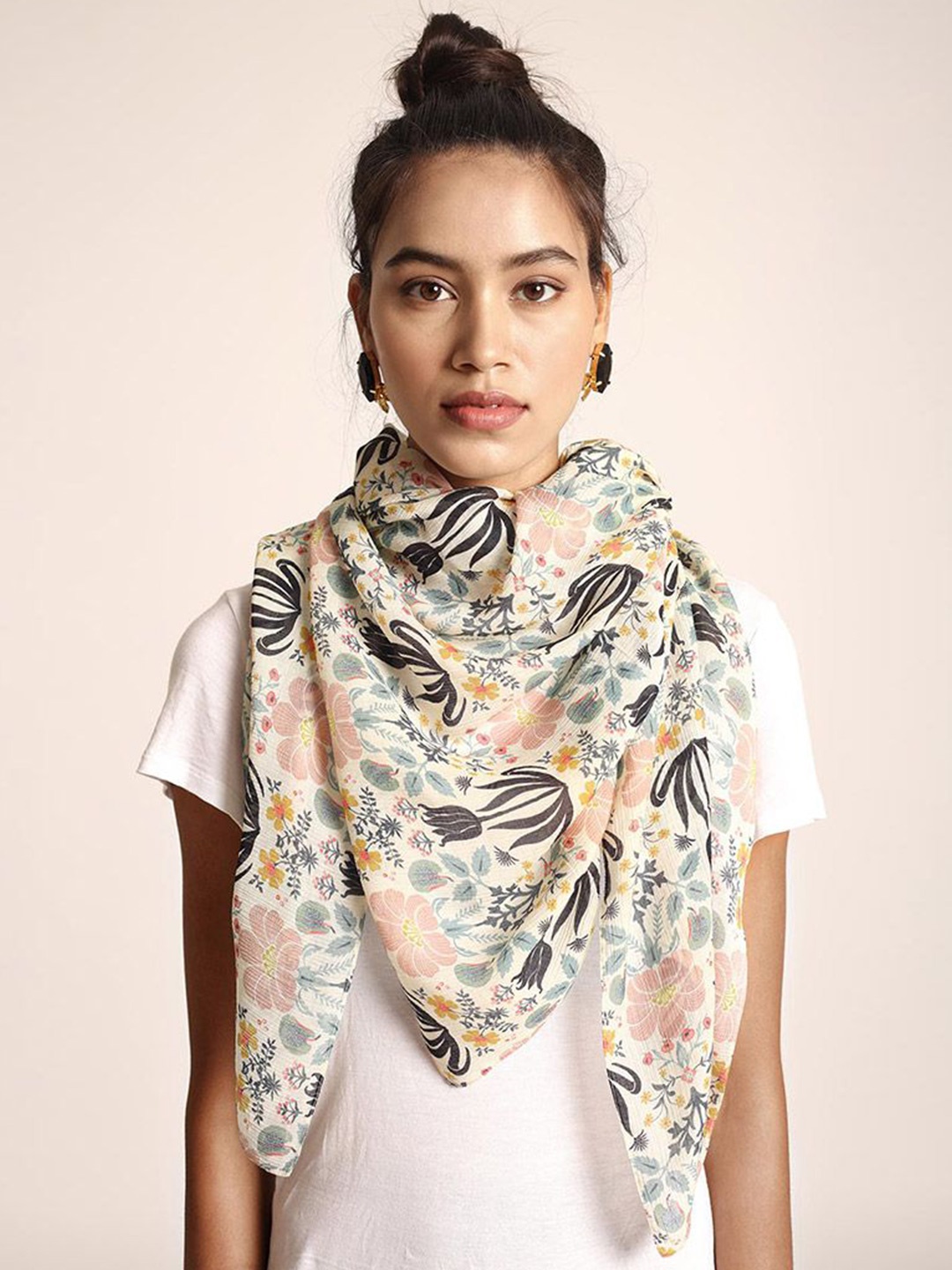 

Payal Singhal Women Floral Printed Scarf, Cream