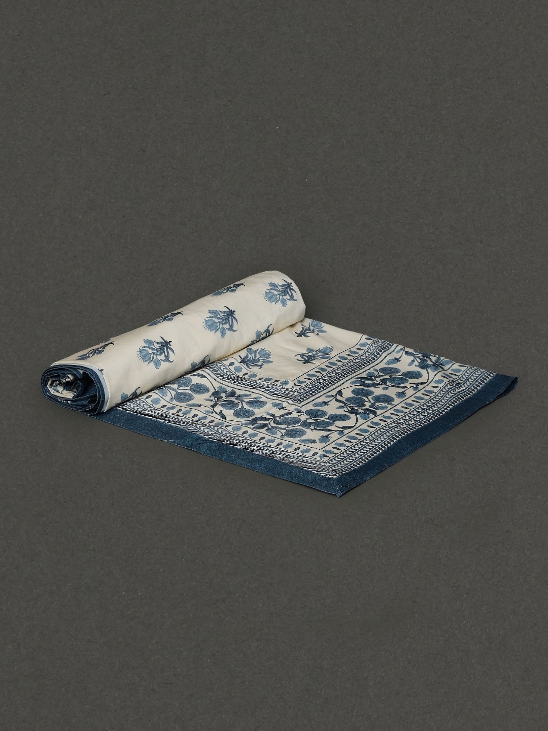 

Ritu Kumar White & Blue Floral Printed Table Cover