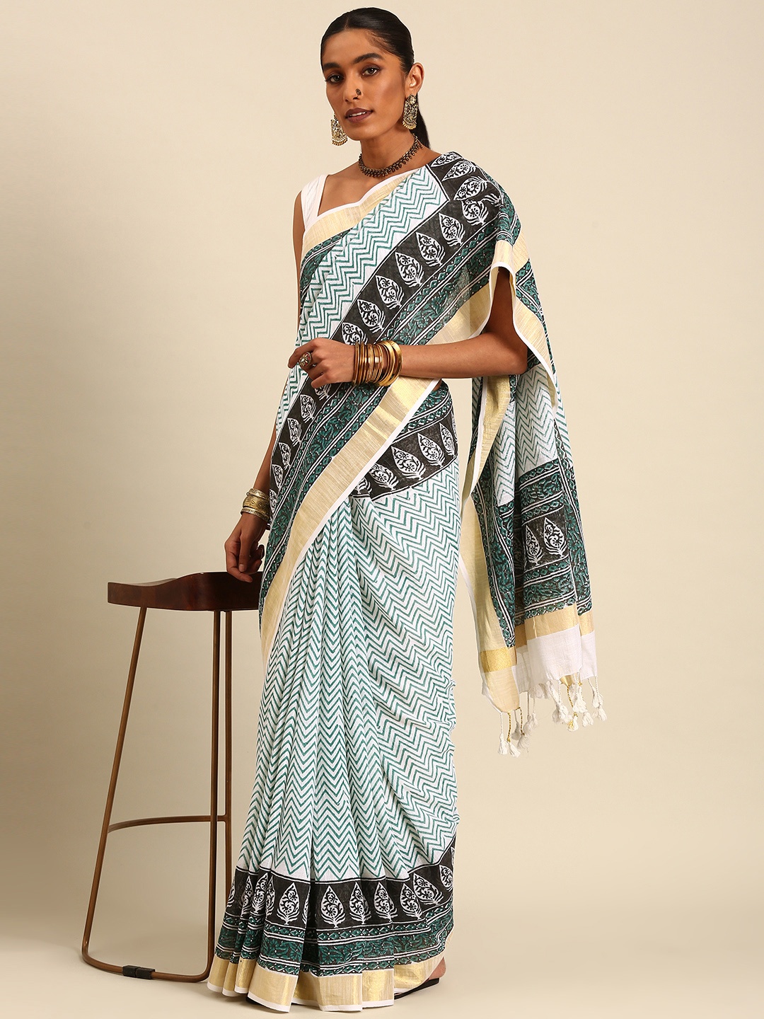 

Taavi Sanganeri Hand Block Printed Zari Saree, Off white