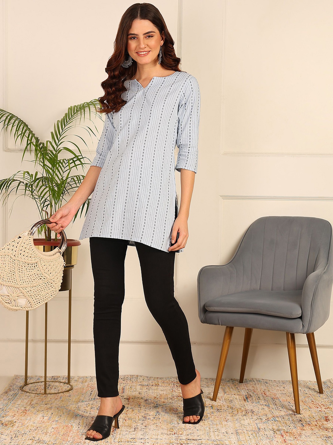 

DSK STUDIO Women Geometric Printed Pure Cotton Kurti, Blue