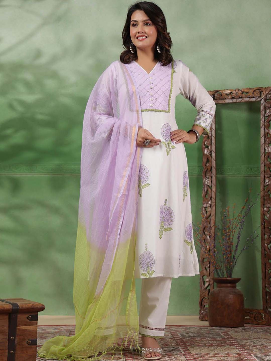 

Meena Bazaar Floral Printed Sequinned Straight Kurta With Trousers & Dupatta, Cream