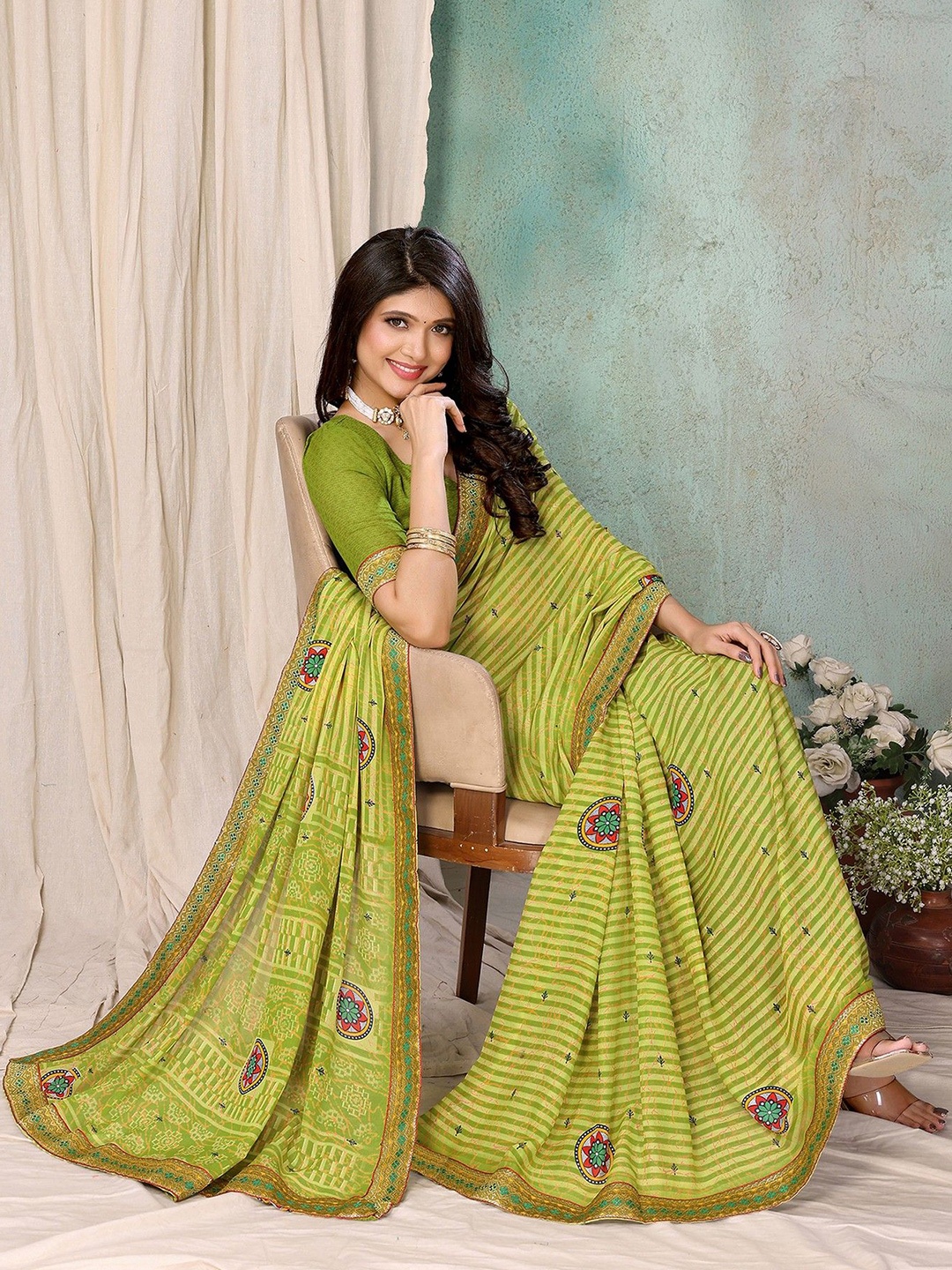 

KALINI Striped Printed Saree, Green