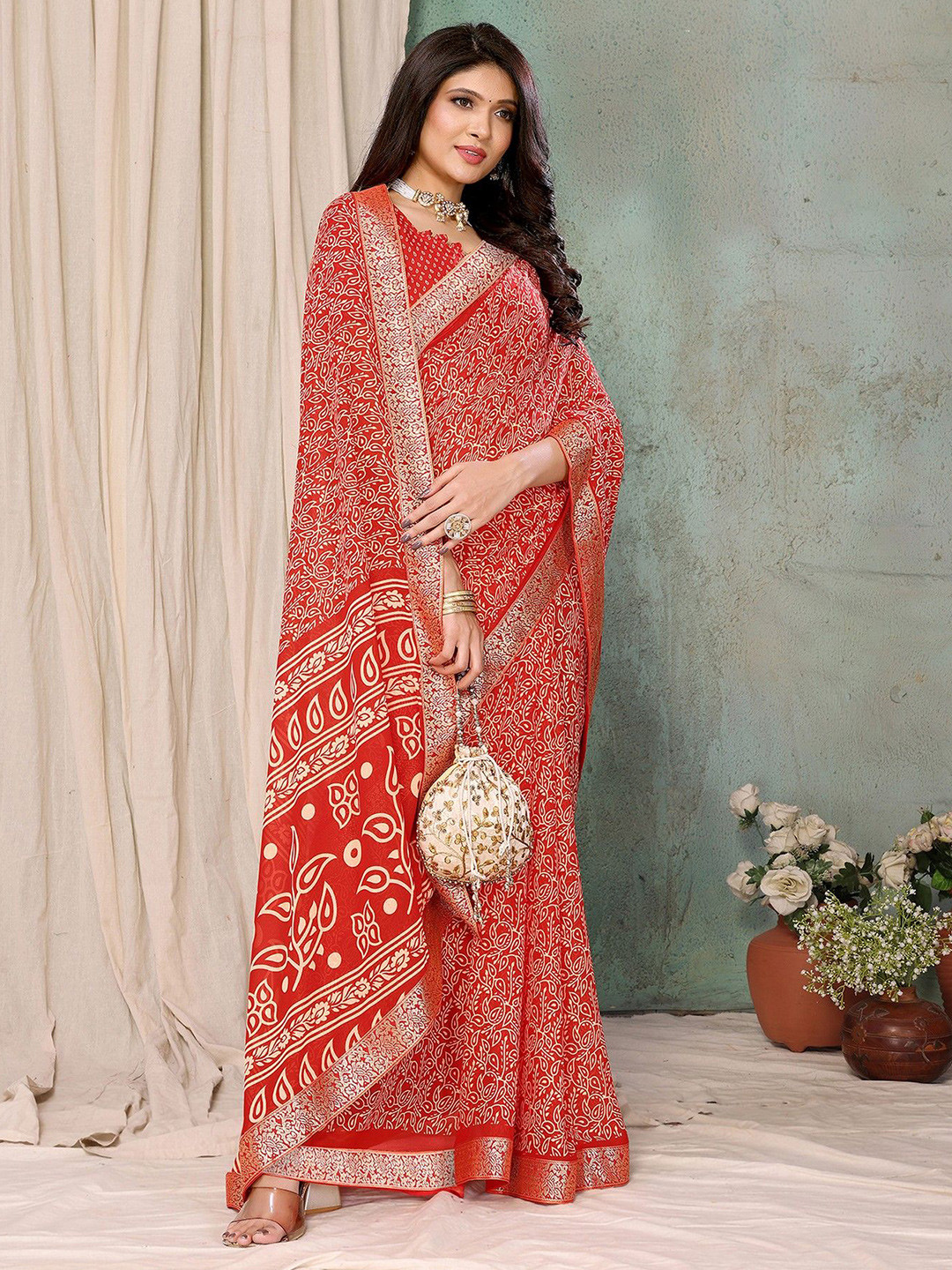 

KALINI Paisley Printed Zari Saree, Red