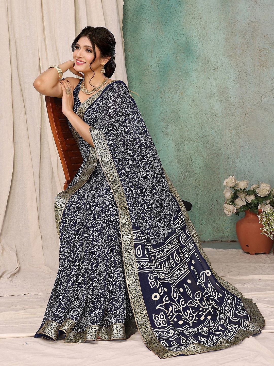 

KALINI Paisley Printed Saree, Navy blue