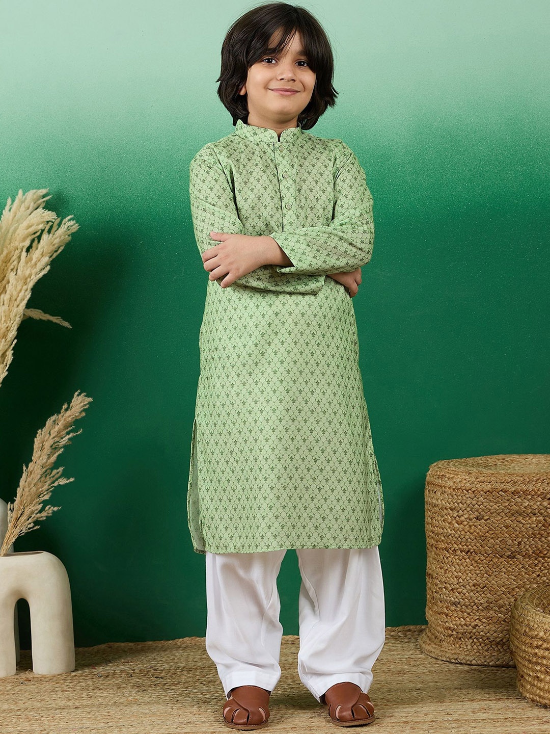 

Sangria Boys Green Floral Printed Mandarin Collar Cotton Straight Kurta