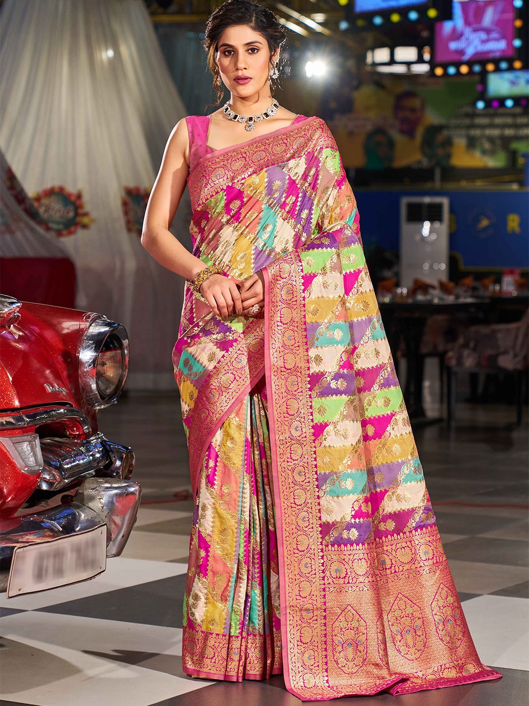 

KALINI Ethnic Motifs Saree, Pink