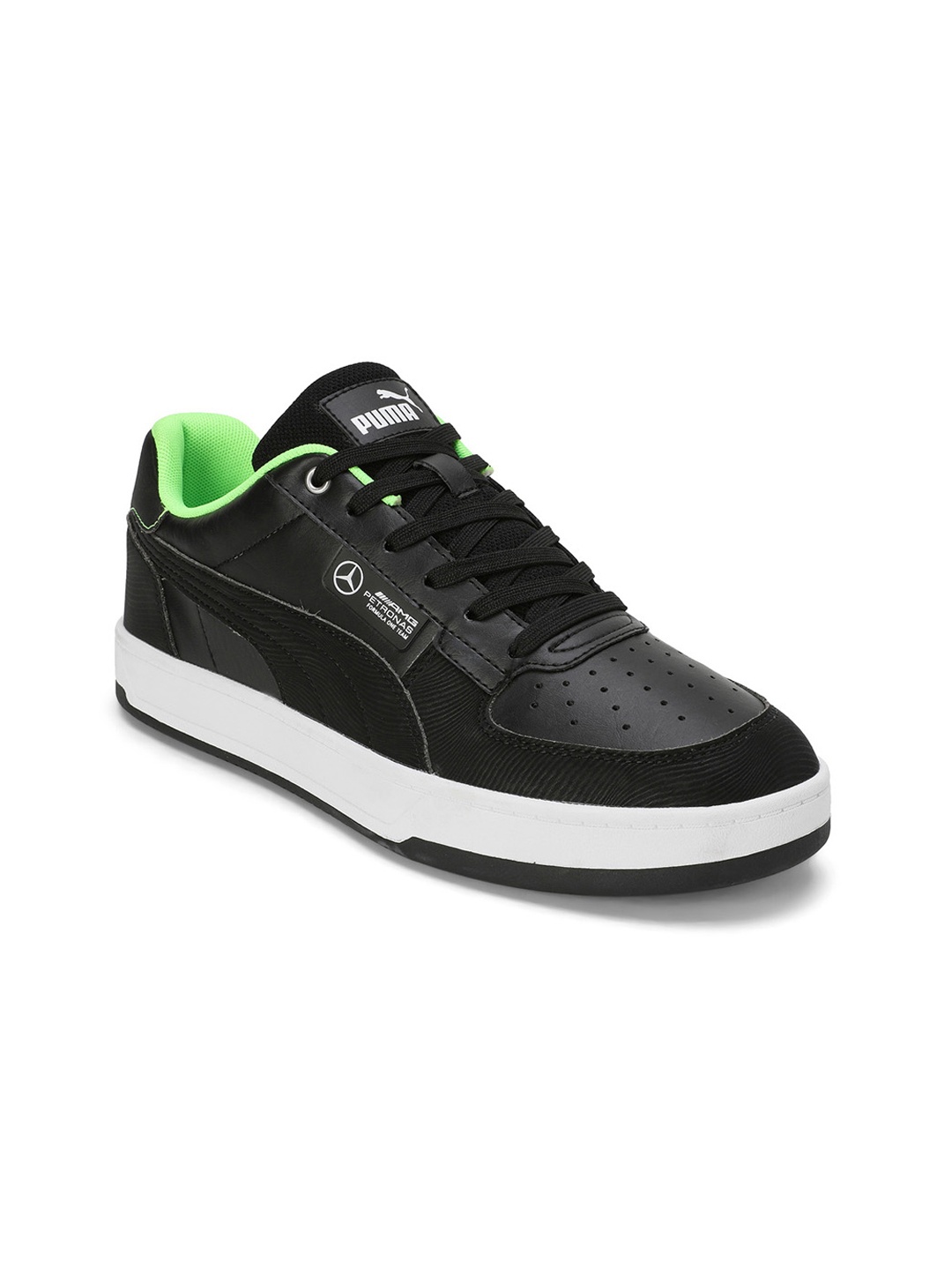 

PUMA Motorsport Unisex Mercedes-AMG F1 Caven 2.0 Perforations Sneakers, Black