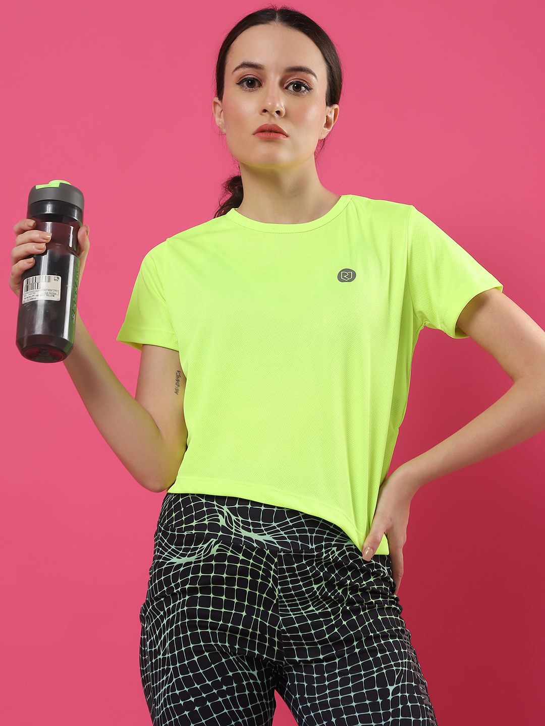 

Rigo Women Solid Round Neck Activewear Crop Top, Green