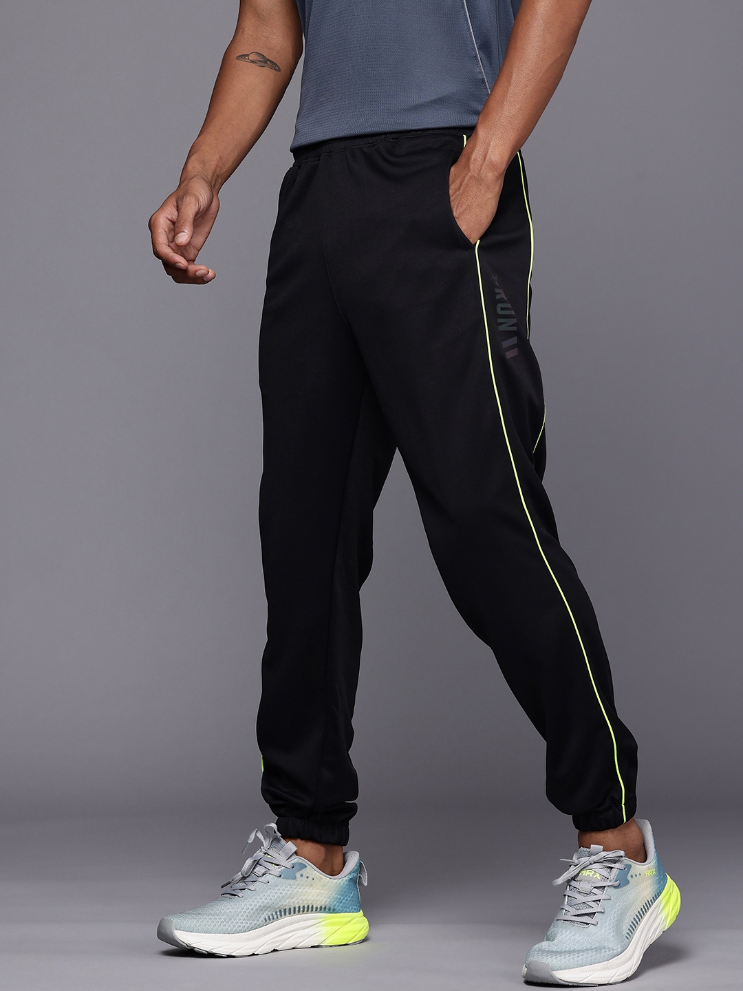 

HRX by Hrithik Roshan Men Run On Clouds Trailtrackers Rapid-Dry Running Joggers, Black