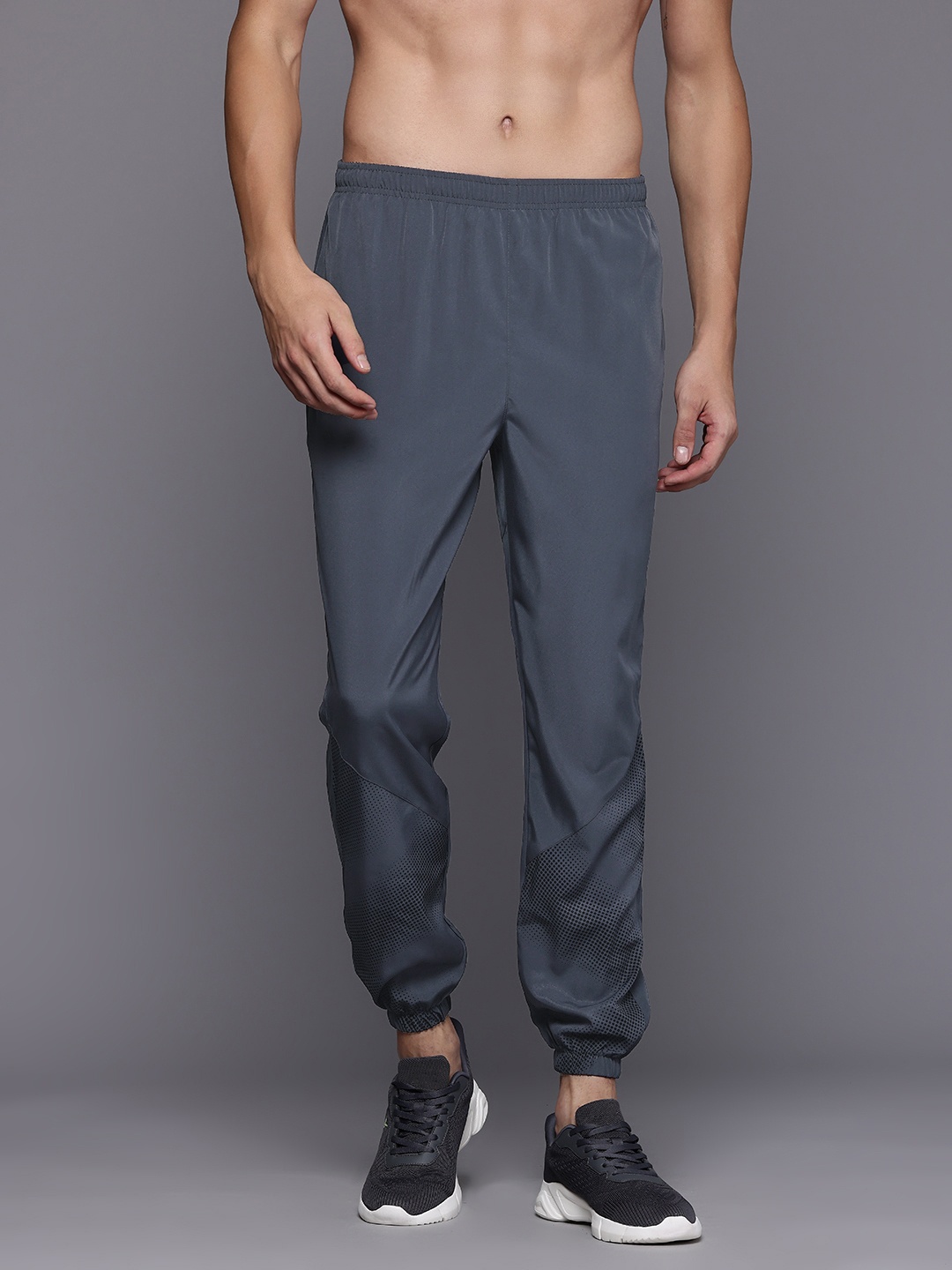 

HRX by Hrithik Roshan Men Rapid-Dry Running Joggers, Grey