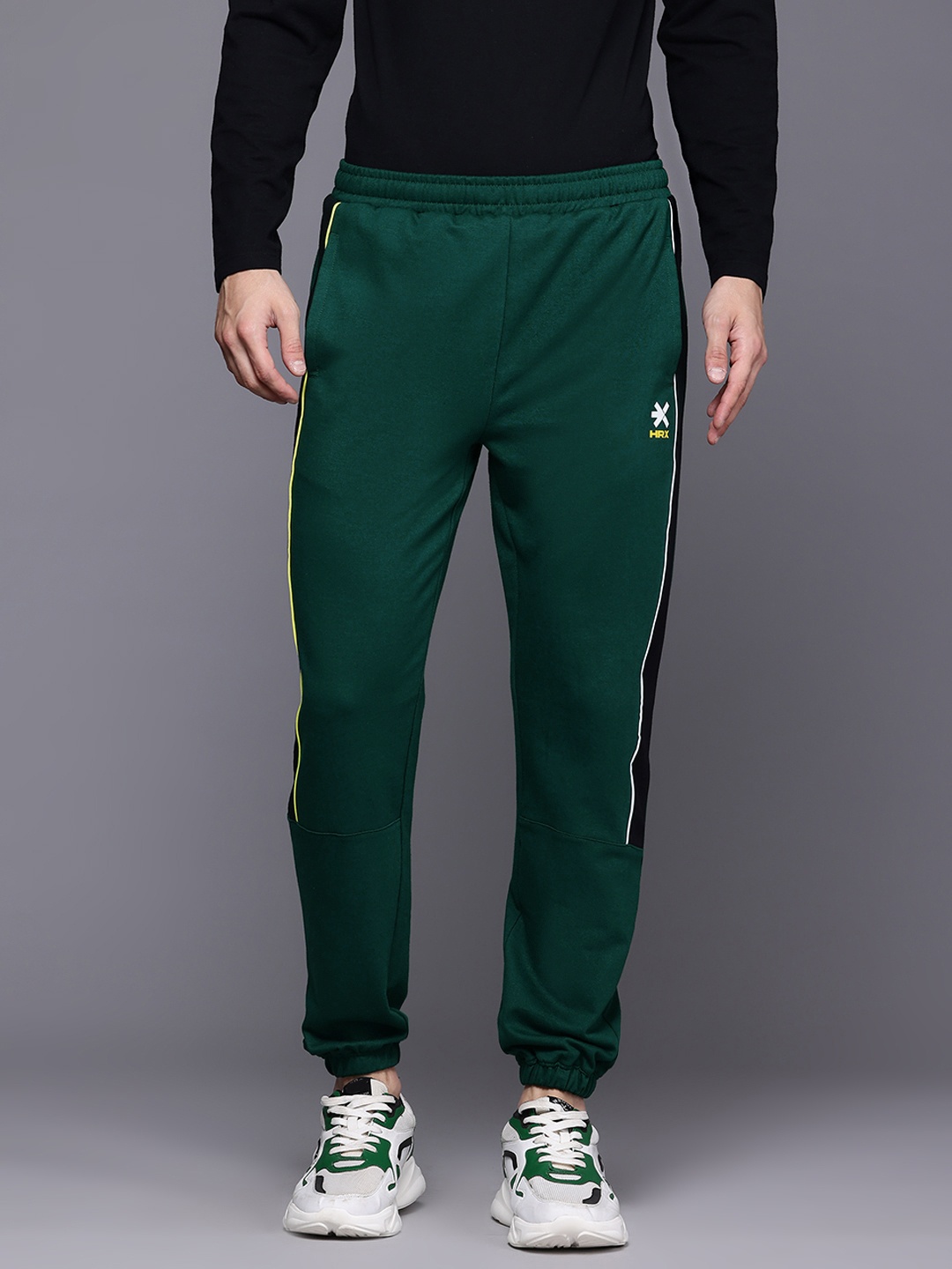 

HRX by Hrithik Roshan Men Contrast Taping Lifestyle Joggers, Green