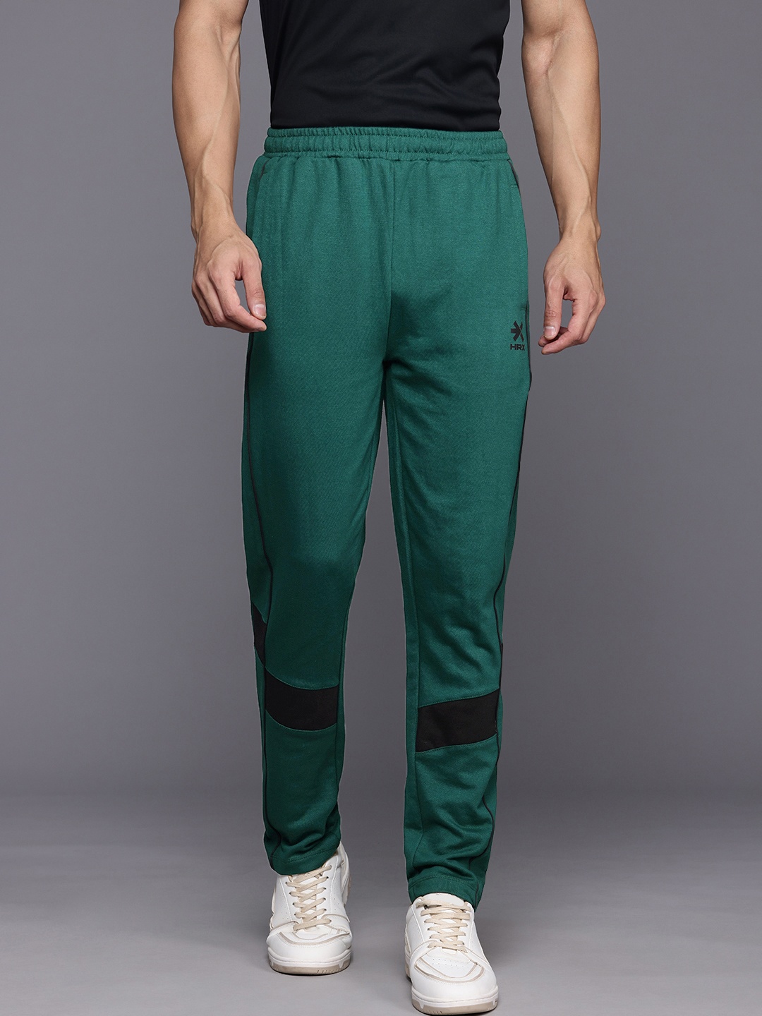 

HRX by Hrithik Roshan Men Regular Fit Lifestyle Track Pants, Green