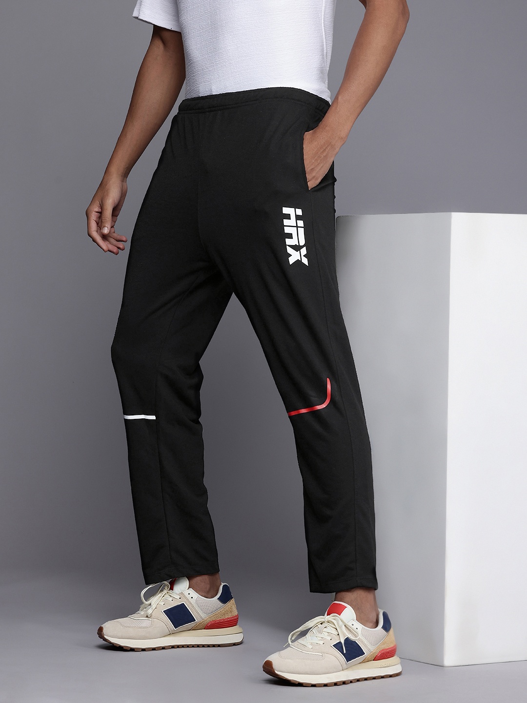 

HRX by Hrithik Roshan Men Regular Fit Track Pant, Black