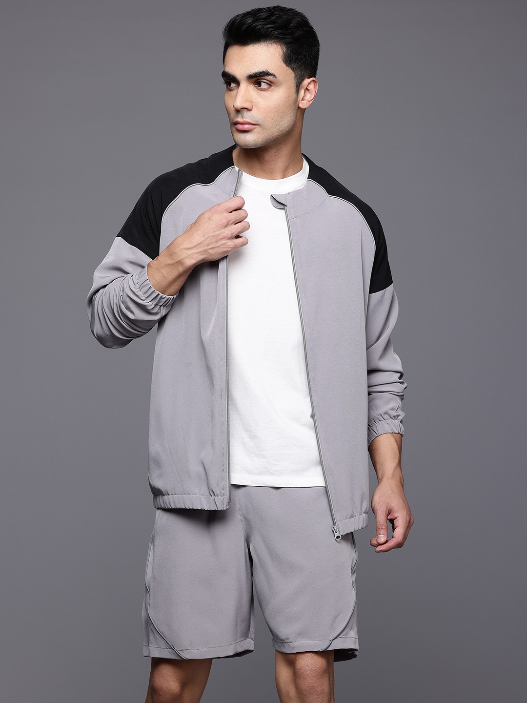 

HRX by Hrithik Roshan Colourblocked Brand Logo Printed Rapid-Dry Training Tracksuit, Grey