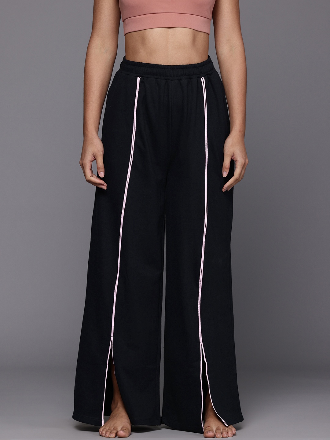 

HRX by Hrithik Roshan Women Piping Detailed Yoga Joggers, Black