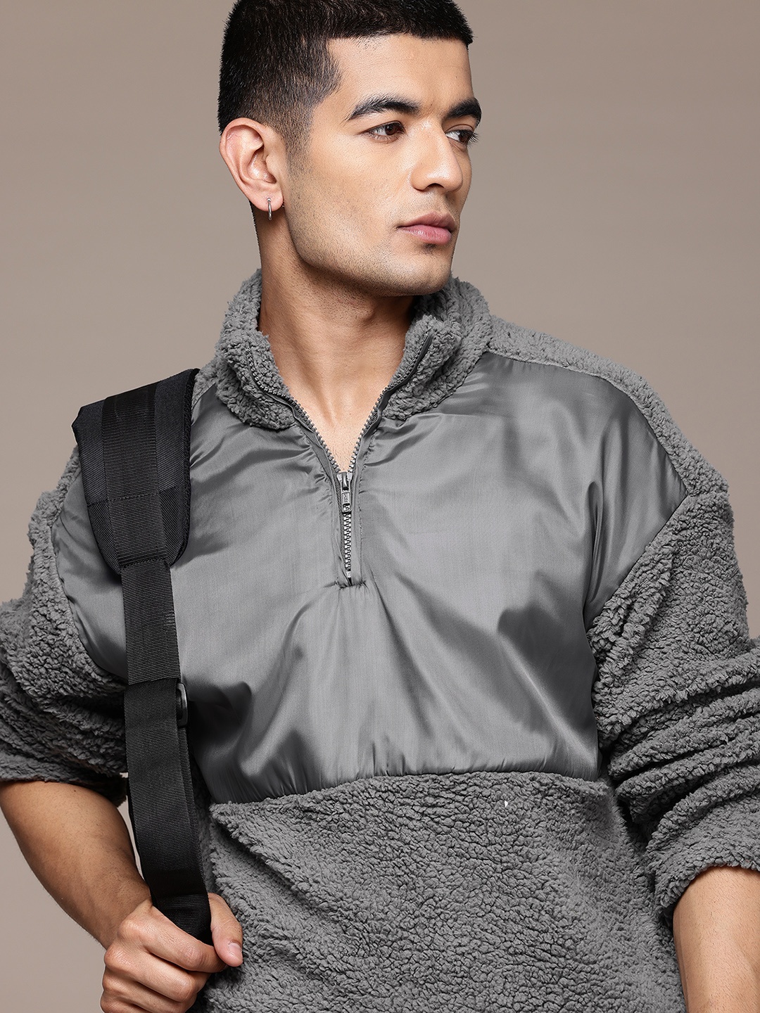 

The Roadster Lifestyle Co. Men Sherpa Half Zipper Sweatshirt, Grey