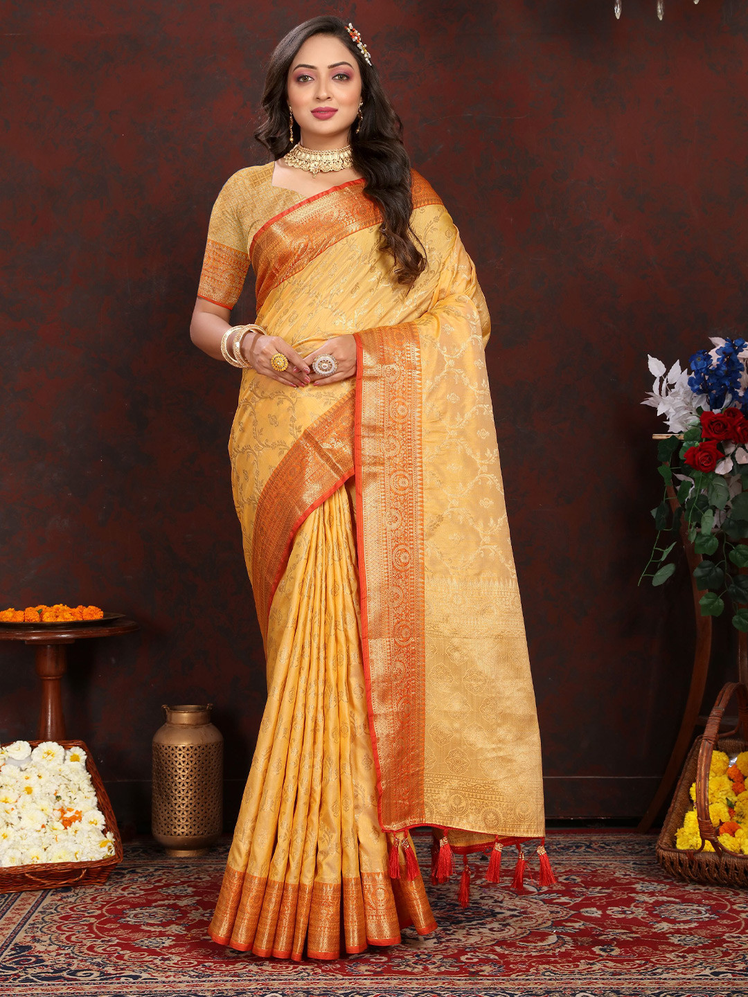 

Upalksh Woven Design Zari Banarasi Saree, Yellow
