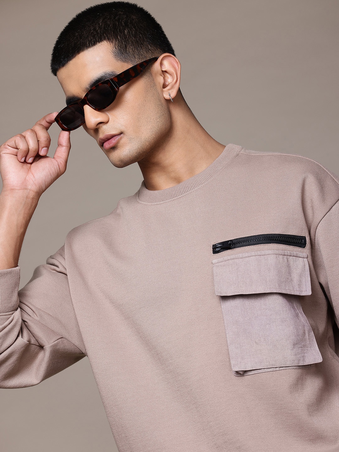 

The Roadster Lifestyle Co. Long Sleeves Relaxed Fit Sweatshirt, Taupe