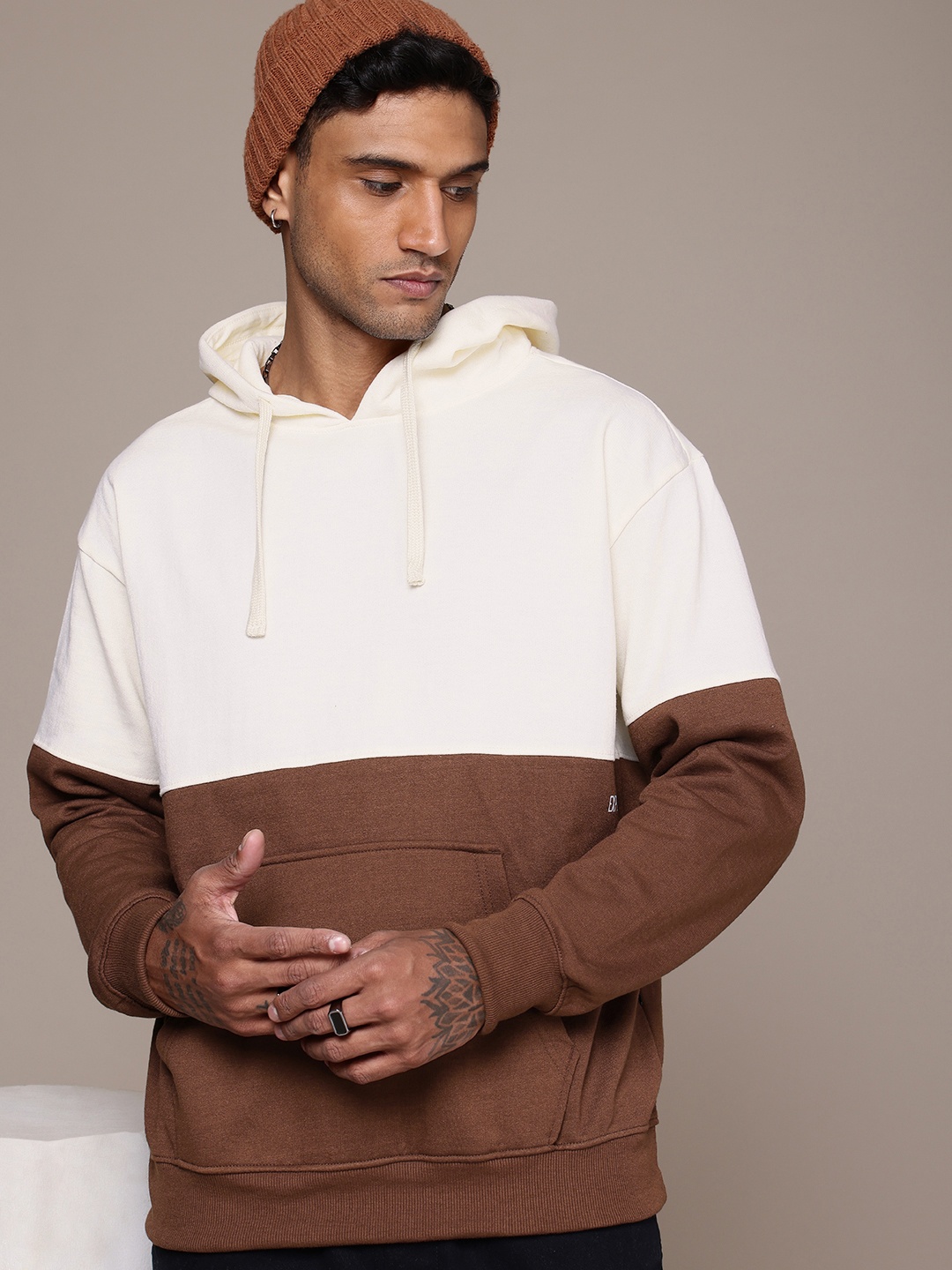 

The Roadster Life Co. Colourblocked Relaxed Fit Hooded Sweatshirt, Off white