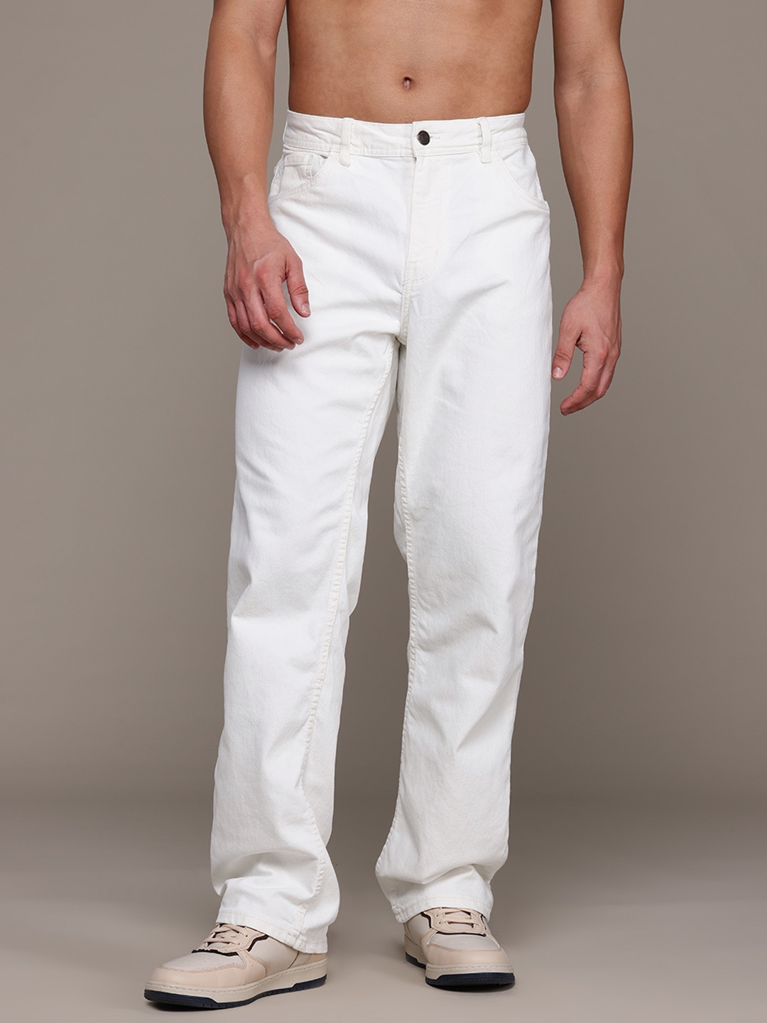 

The Roadster Lifestyle Co. Men Straight Fit Jeans, White