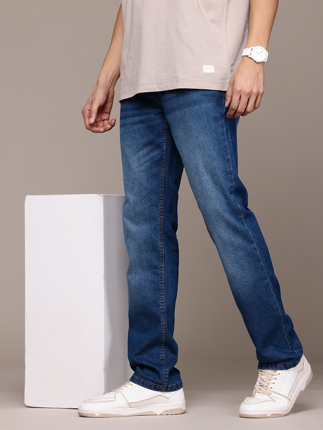

The Roadster Life Co. Men Regular Fit Stretchable Jeans, Blue