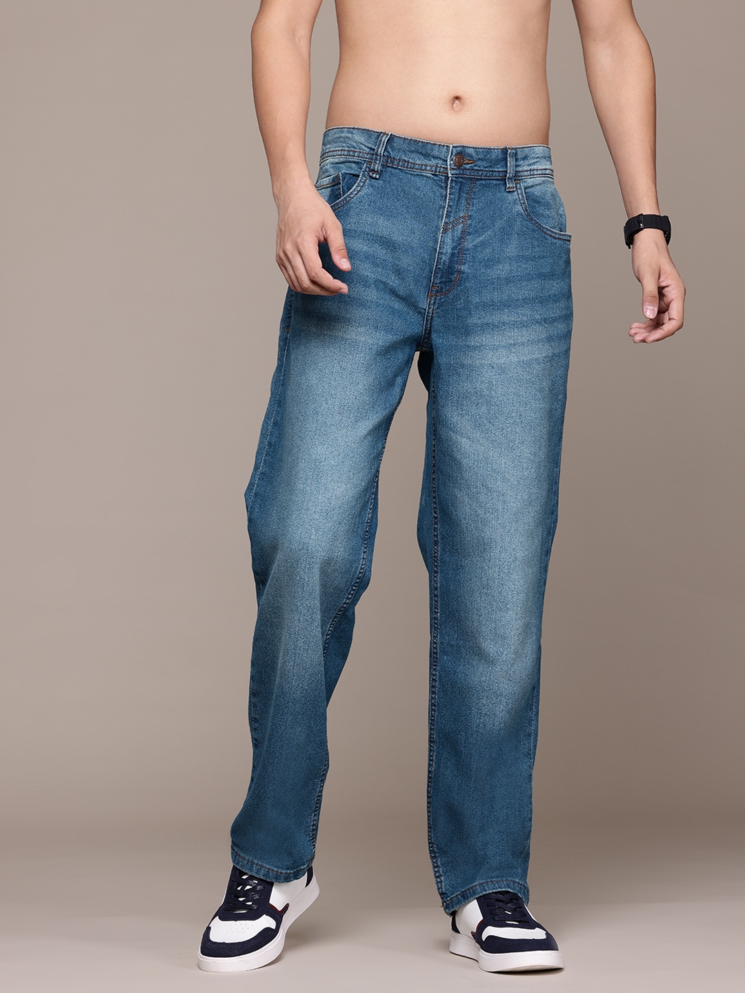 

The Roadster Life Co. Men Straight Fit Stretchable Jeans, Blue