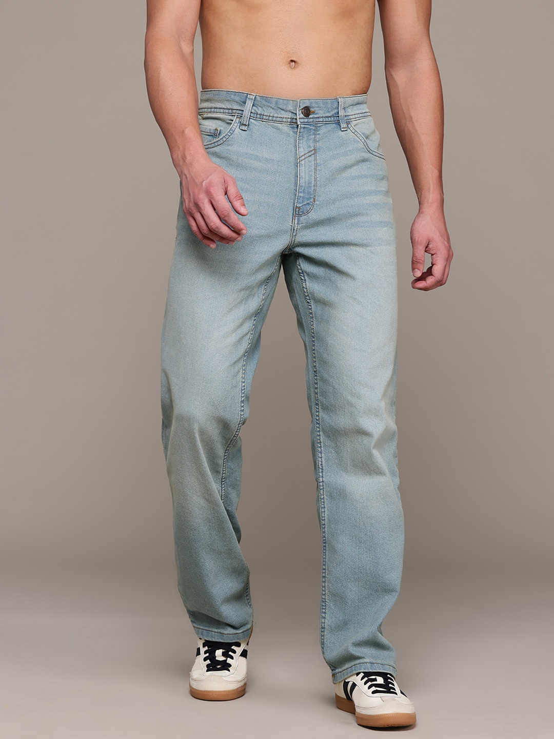 

The Roadster Lifestyle Co. Men Straight Fit Heavy Fade Jeans, Blue
