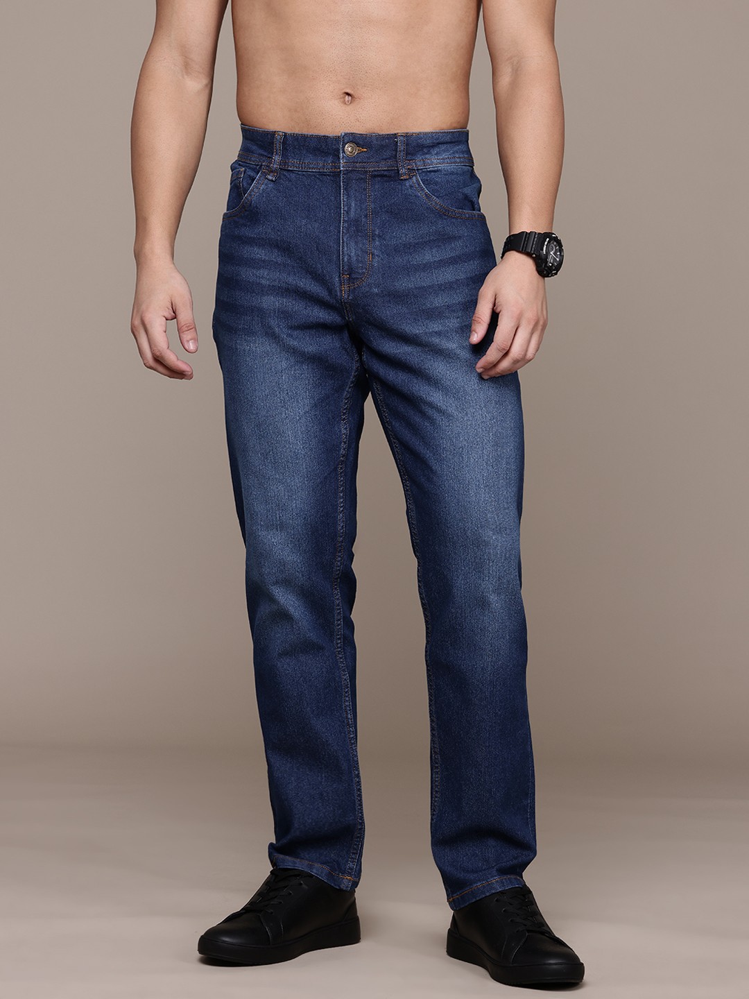 

The Roadster Lifestyle Co. Men Relaxed Fit Light Fade Stretchable Jeans, Navy blue