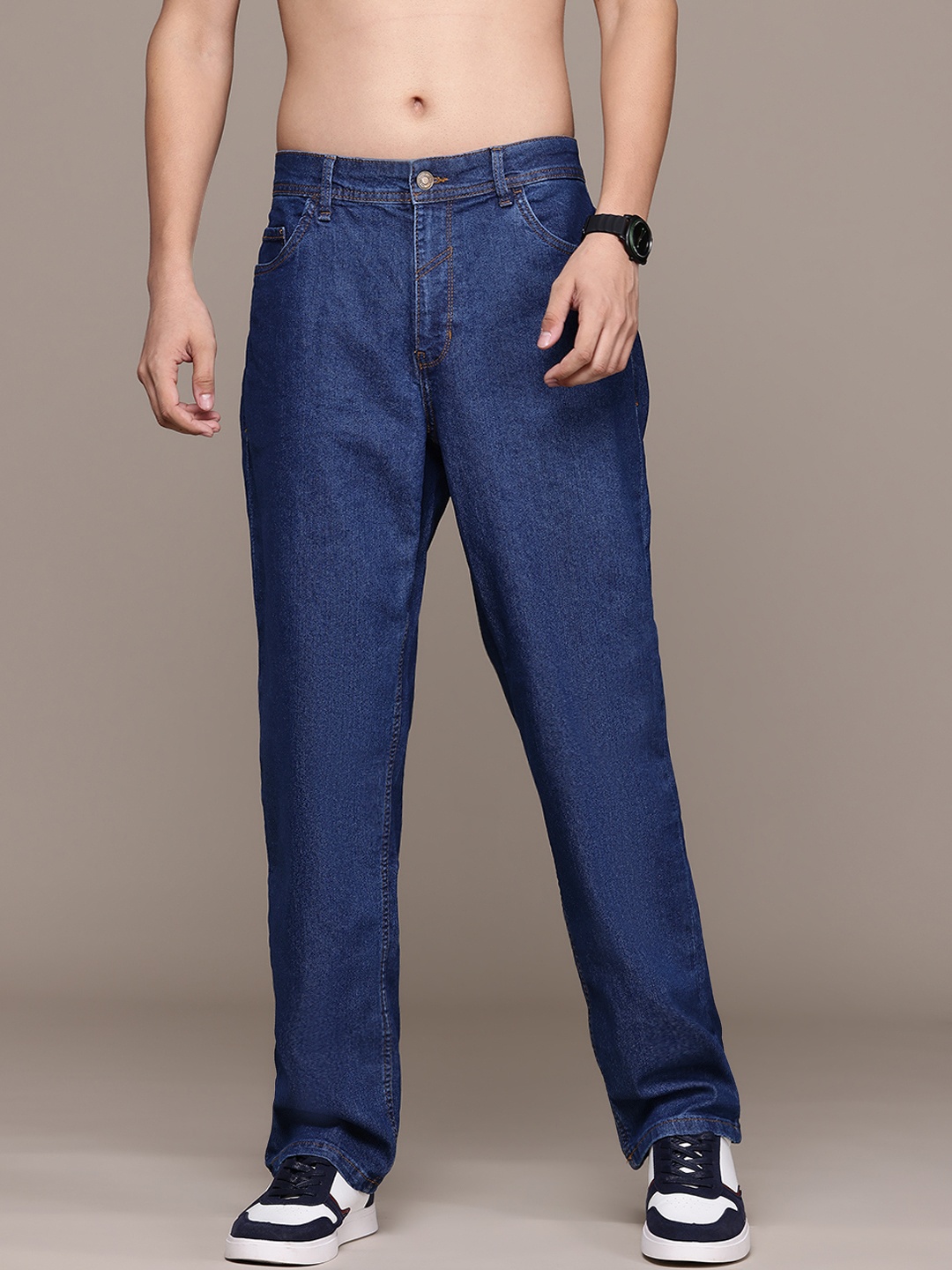 

The Roadster Lifestyle Co. Men Straight Fit Mid-Rise Stretchable Jeans, Navy blue