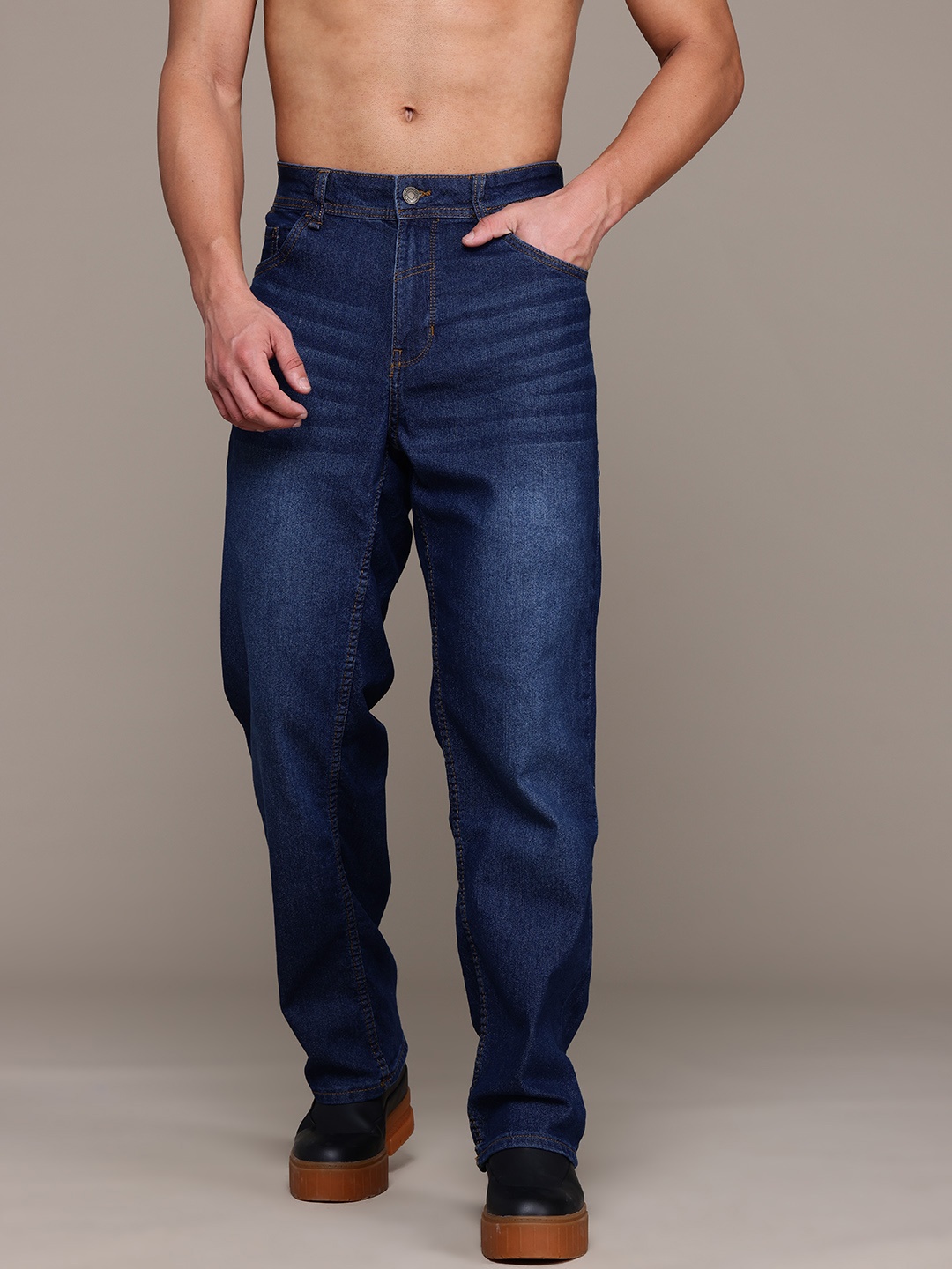 

The Roadster Lifestyle Co. Men Straight Fit Jeans, Navy blue