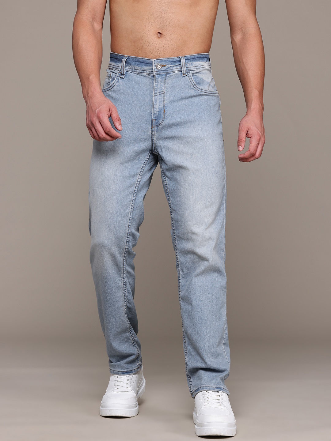 

The Roadster Lifestyle Co. Men Straight Fit Jeans, Blue