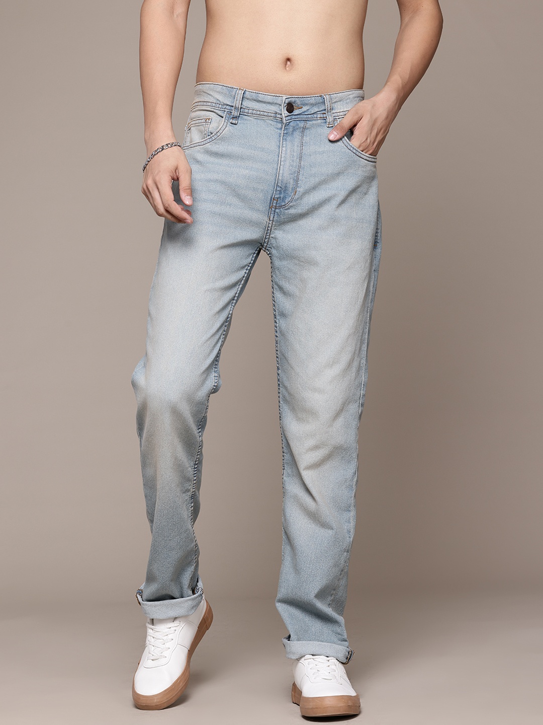 

The Roadster Lifestyle Co. Men Regular Fit Mid Rise Stretchable Jeans, Blue