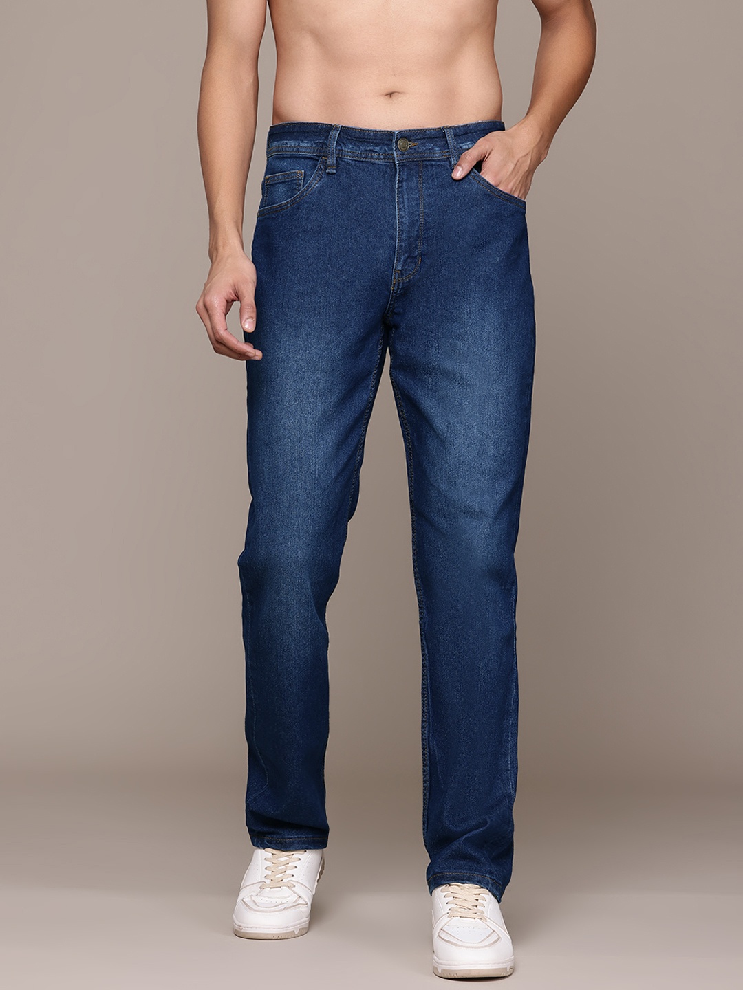 

The Roadster Lifestyle Co. Men Regular Fit Heavy Fade Stretchable Jeans, Navy blue