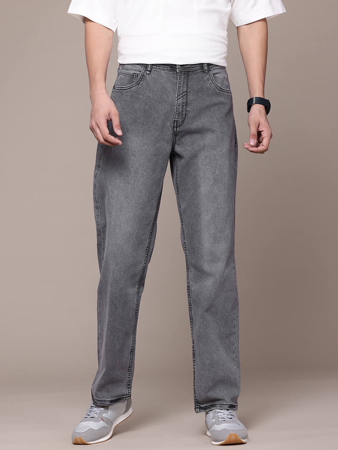 

The Roadster Lifestyle Co. Straight Fit Stretchable Jeans, Grey