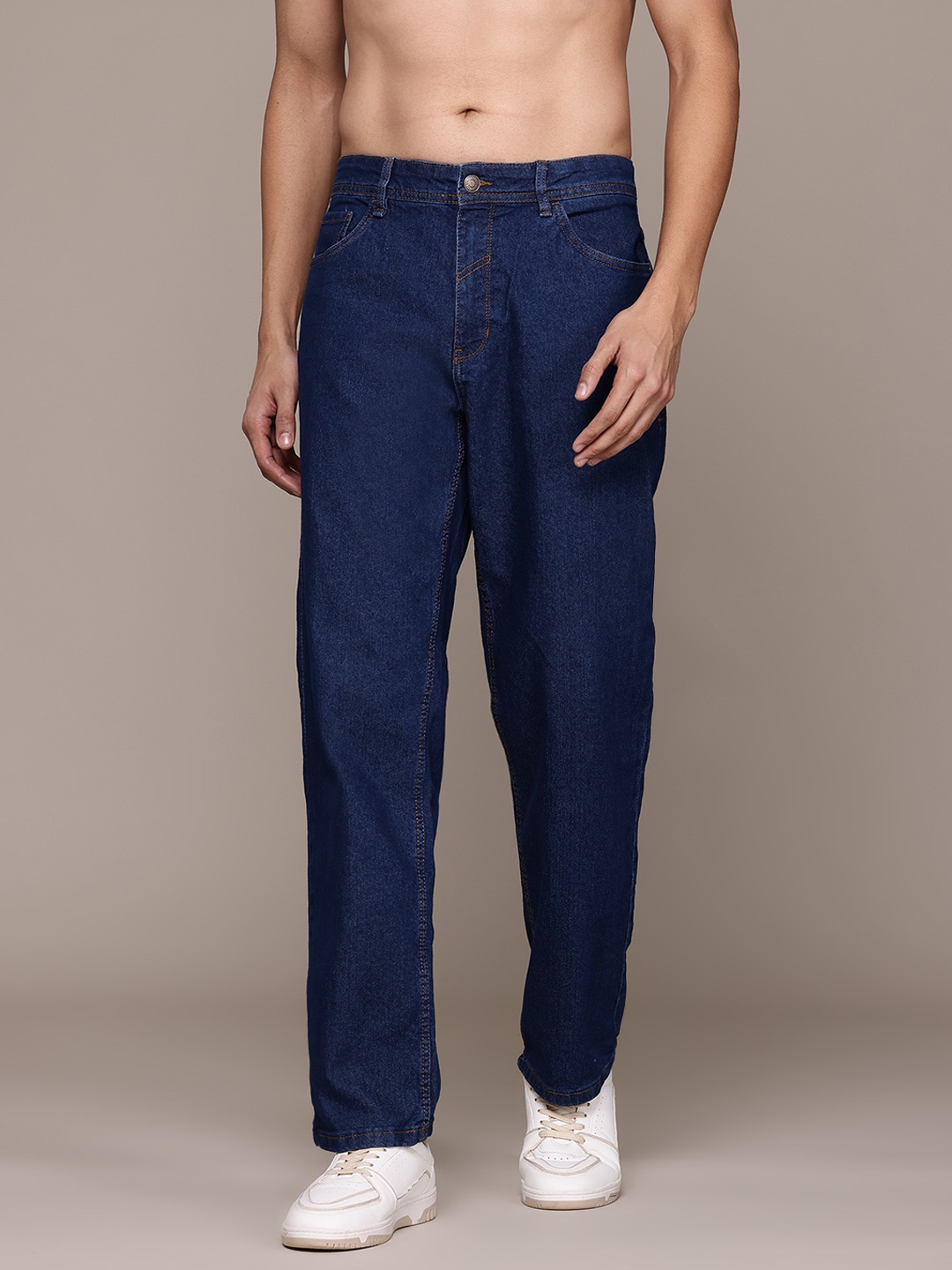 

The Roadster Lifestyle Co. Men Straight Fit Mid-Rise Stretchable Jeans, Navy blue