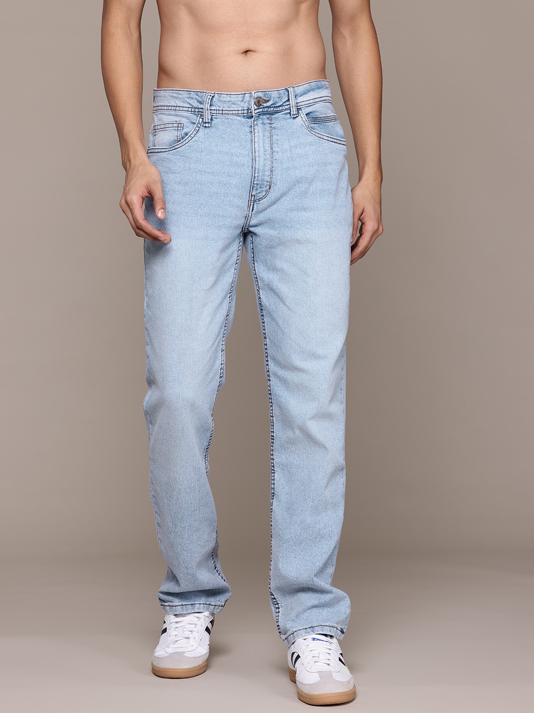 

The Roadster Lifestyle Co. Men Regular Fit Mid-Rise Stretchable Jeans, Blue