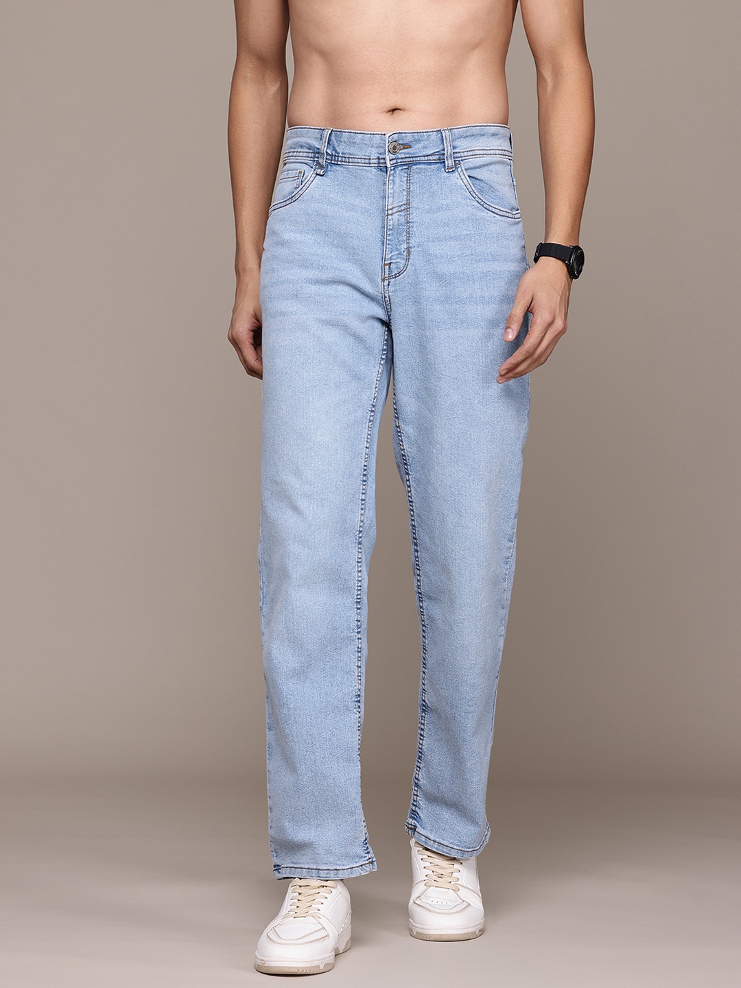 

The Roadster Lifestyle Co. Men Straight Fit Heavy Fade Stretchable Jeans, Blue
