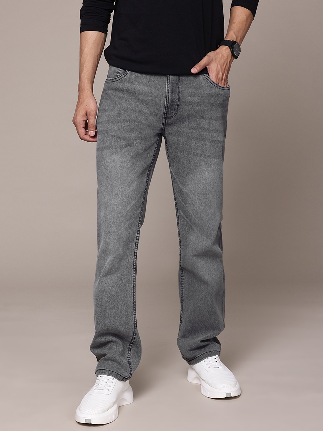 

The Roadster Lifestyle Co. Men Regular Fit Light Fade Stretchable Jeans, Charcoal