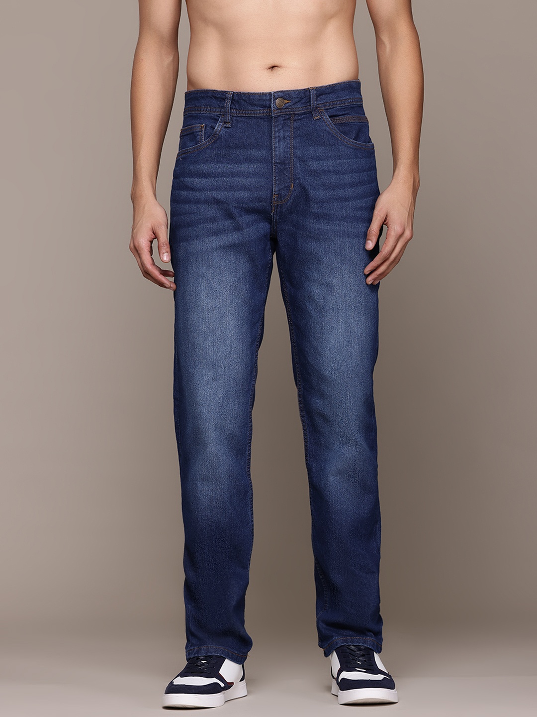 

The Roadster Lifestyle Co. Men Light Fade Regular Fit Stretchable Jeans, Navy blue