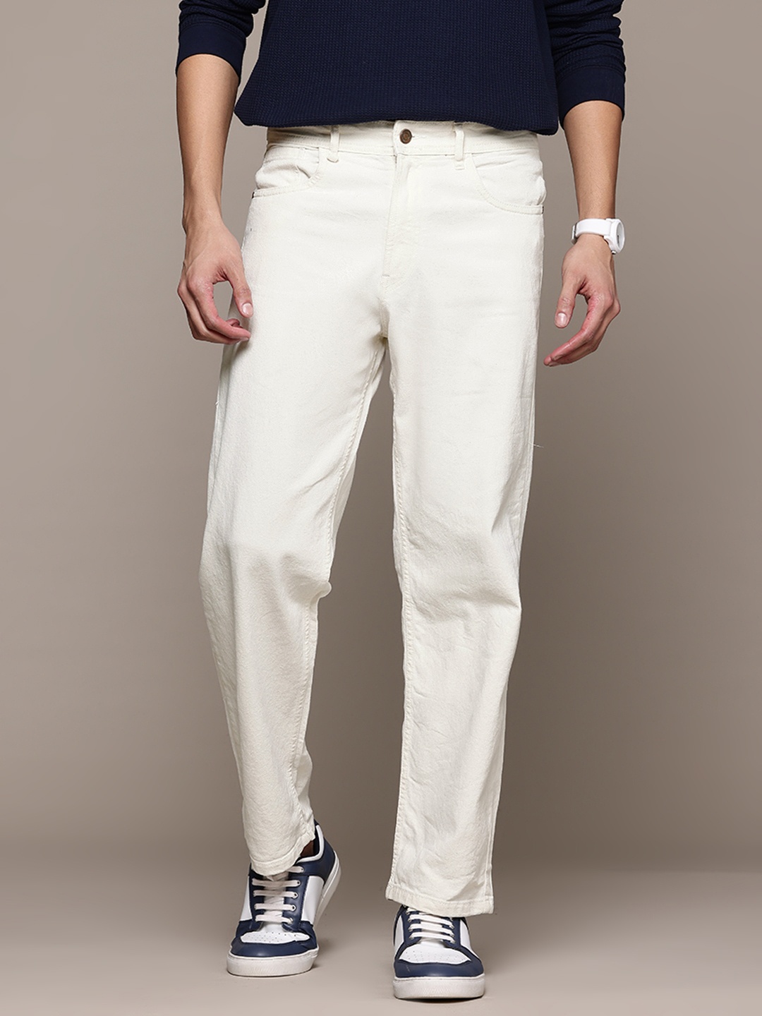 

The Roadster Lifestyle Co. Men Loose Fit Stretchable Jeans, Off white
