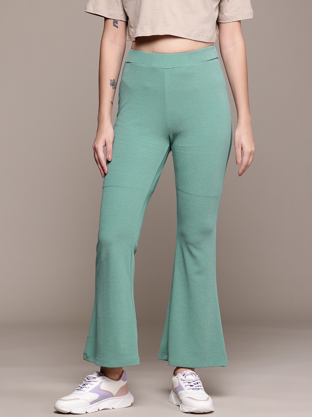 

Roadster Women Flared Trousers, Green