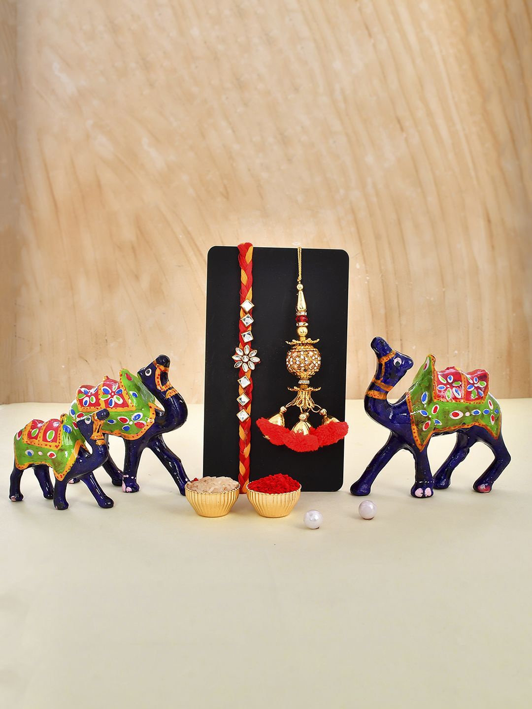 

CraftVatika Set Of 5 Rakhis with Showpiece & Greetings Card with Roli Chawal, Red