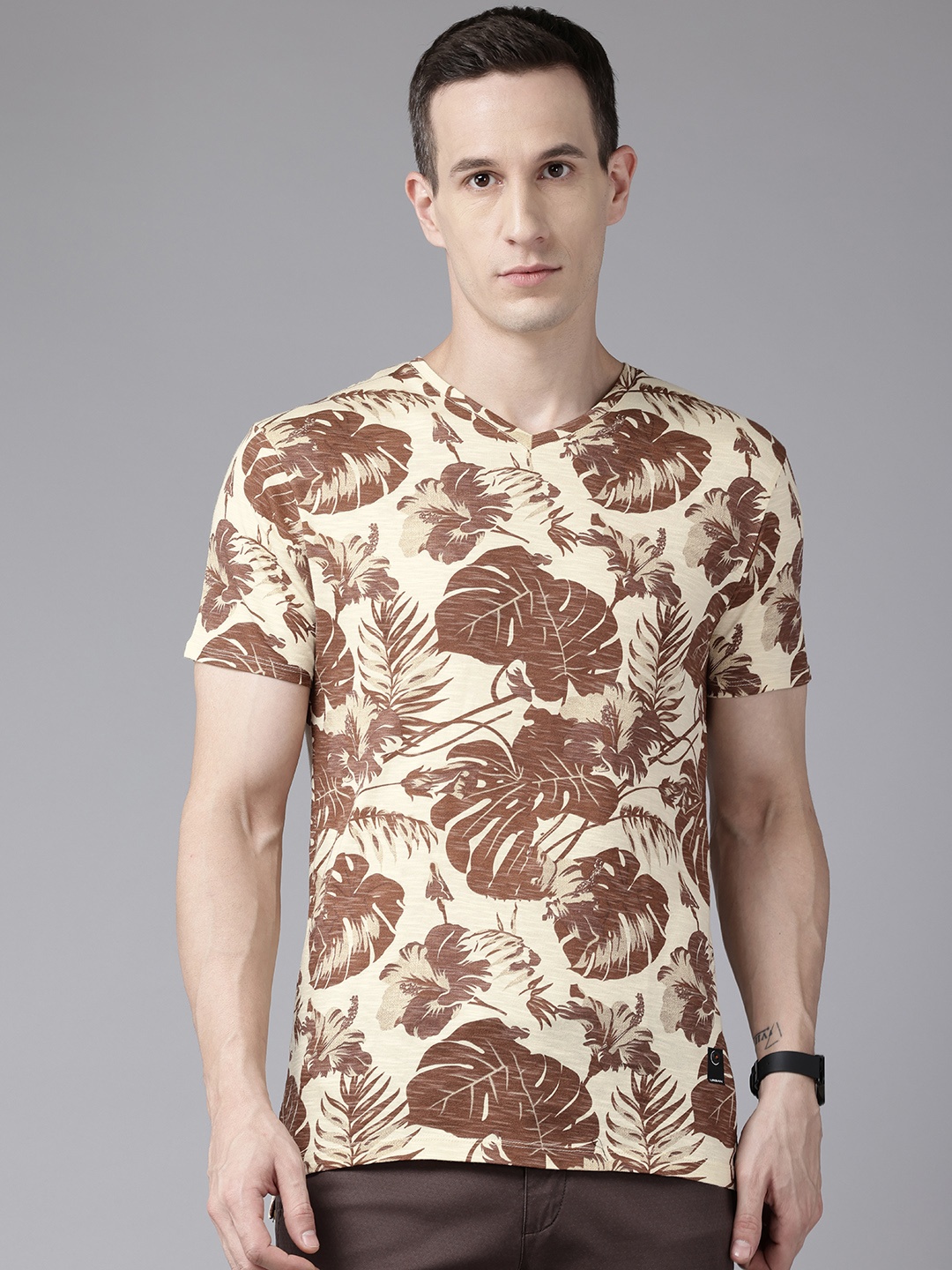 

Blackberrys Floral Printed V-Neck Tropical Pure Cotton Slim Fit T-shirt, Yellow