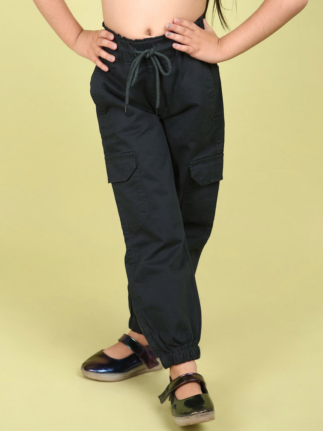 

V-Mart Girls Joggers Trousers, Green
