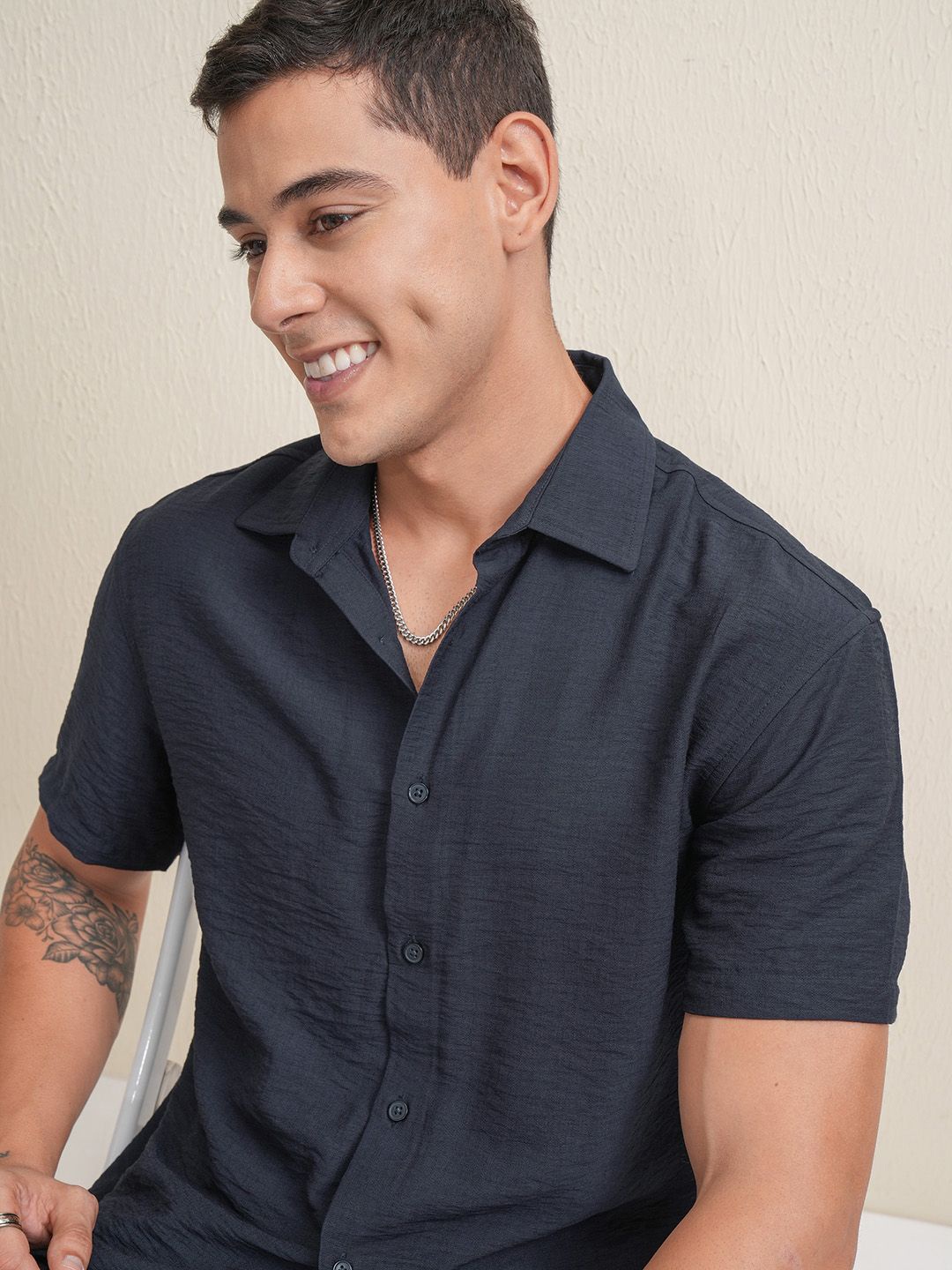 

LOCOMOTIVE Premium Men Solid Relaxed Fit Casual Shirt, Navy blue