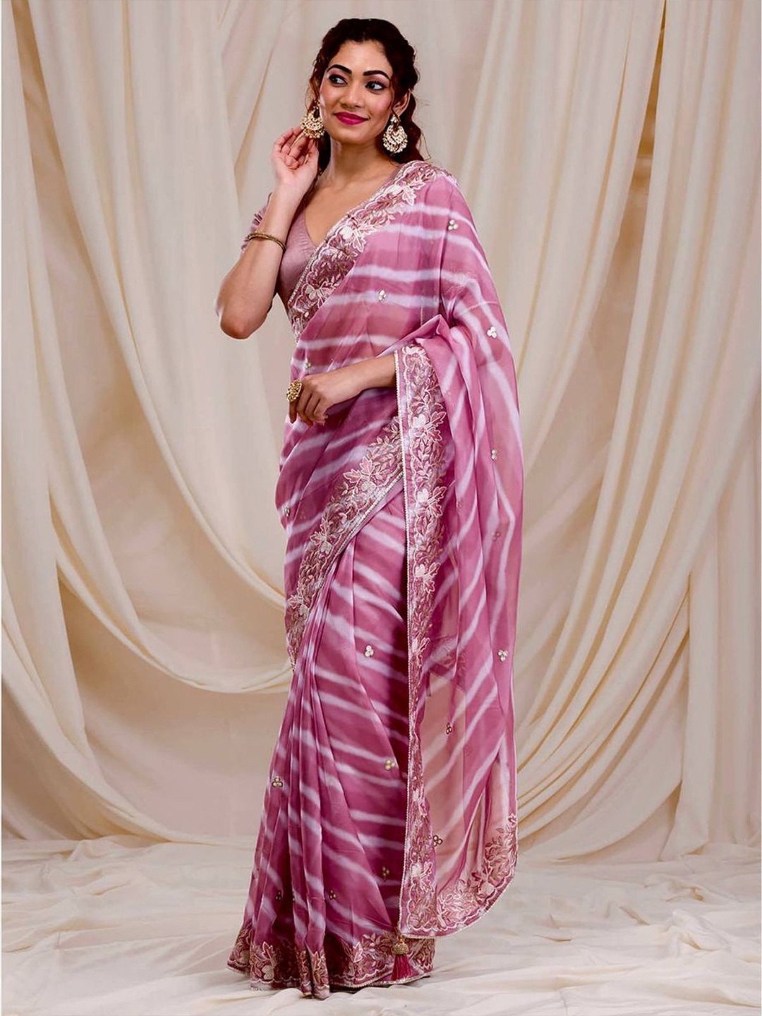 

ODETTE Leheriya Embroidered Saree, Mauve