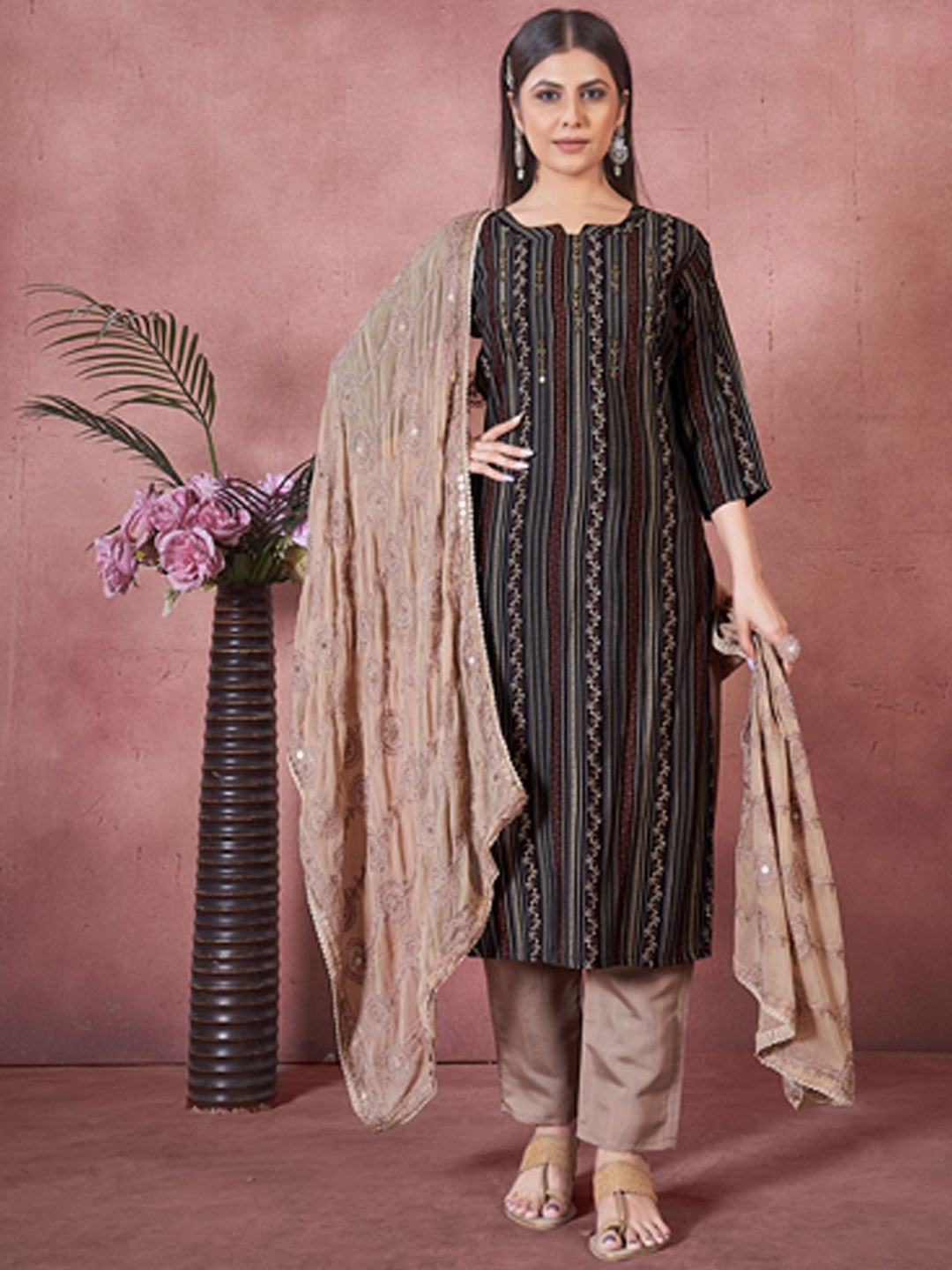 

MINGORA Ethnic Motifs Printed Thread Work Straight Kurta With Trousers & Dupatta, Black