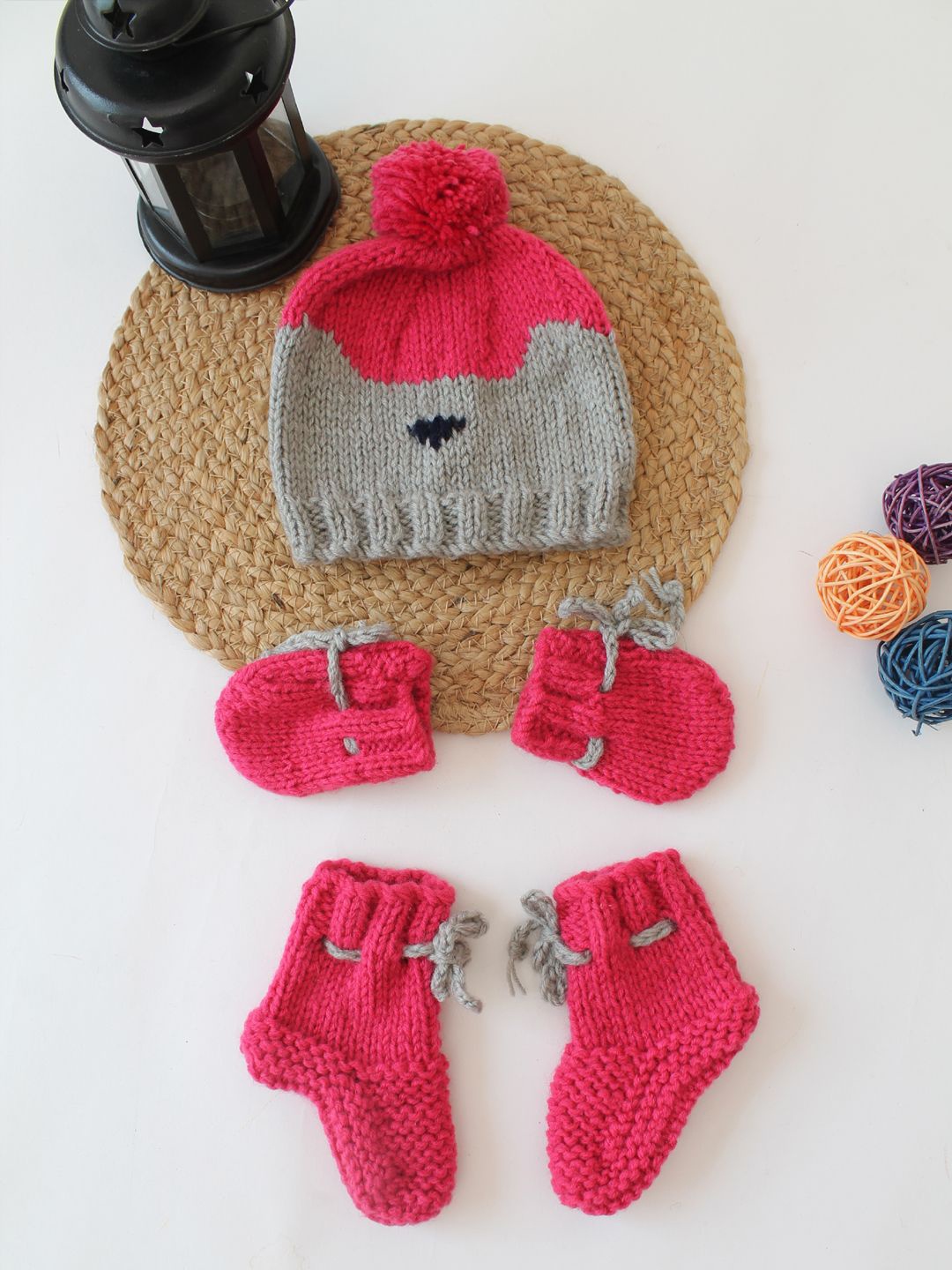 

Woonie Infants Self Design Acrylic Beanie Cap With Booties & Mittens, Pink