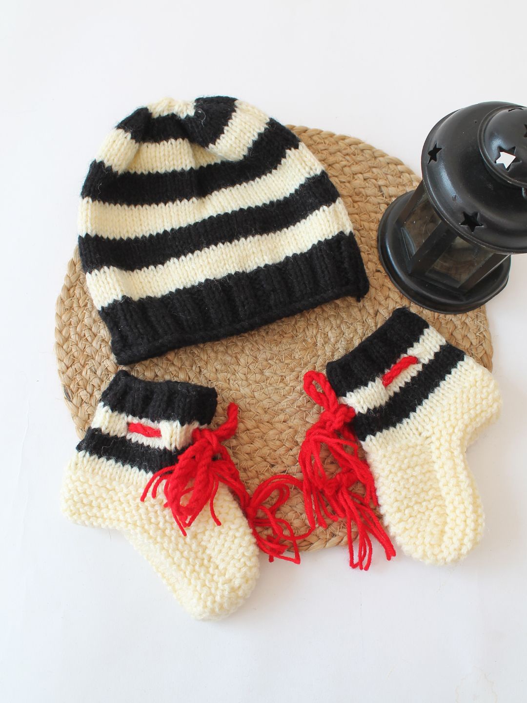 

Woonie Infants Self Design Acrylic Beanie Cap With Booties & Mittens, Beige